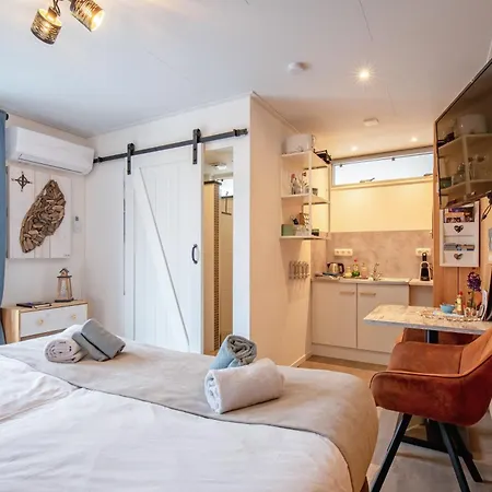 Bed En Bike Strunen Op Texel Den Burg